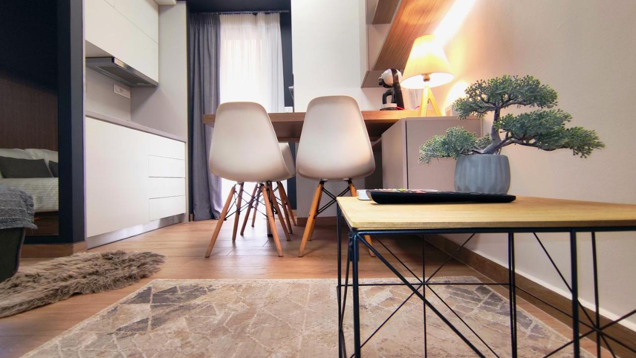 Feel Good Vibes - Apt Suite Атина Екстериор снимка